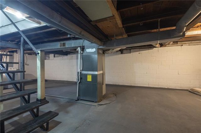 3637 N Monroe Avenue, Kansas City, MO 64117