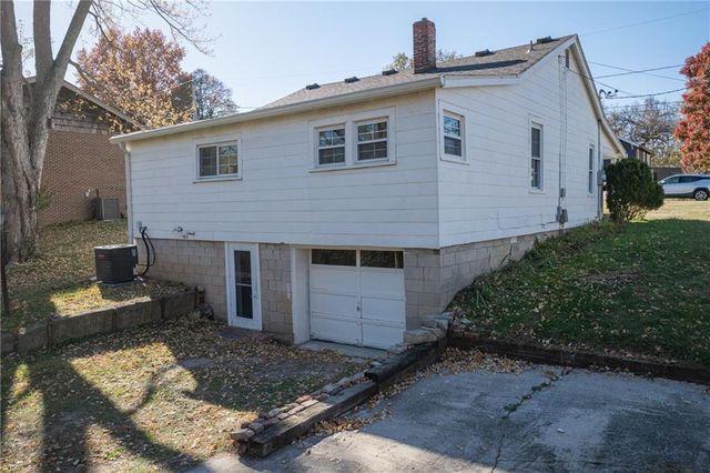 3637 N Monroe Avenue, Kansas City, MO 64117