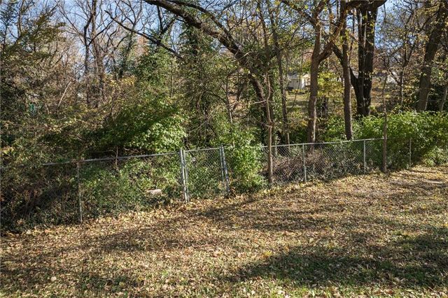 3637 N Monroe Avenue, Kansas City, MO 64117