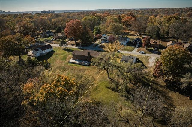 3637 N Monroe Avenue, Kansas City, MO 64117