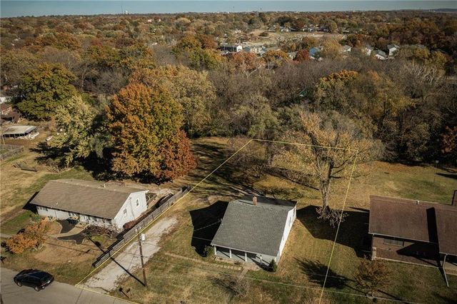 3637 N Monroe Avenue, Kansas City, MO 64117