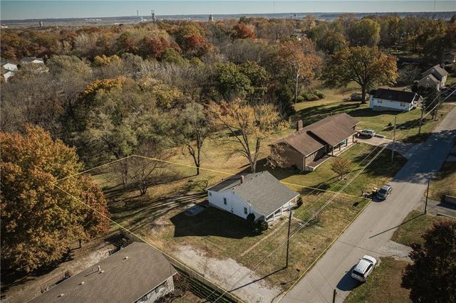 3637 N Monroe Avenue, Kansas City, MO 64117