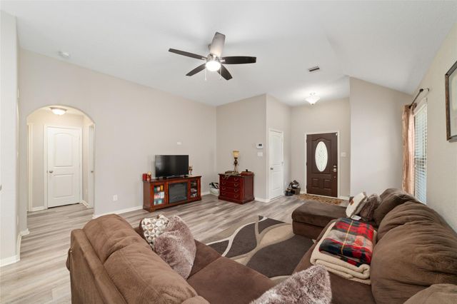 19610 Kingston Green Lane, Houston, TX 77073