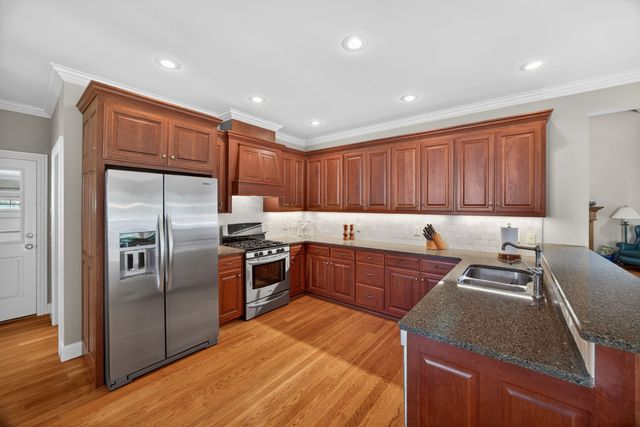 415 River Oaks Dr, Sparta, TN 38583