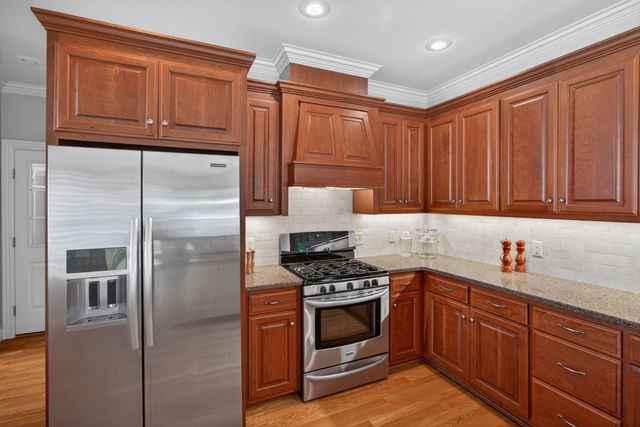 415 River Oaks Dr, Sparta, TN 38583