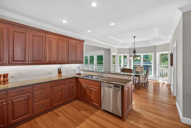 415 River Oaks Dr, Sparta, TN 38583