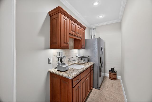 415 River Oaks Dr, Sparta, TN 38583