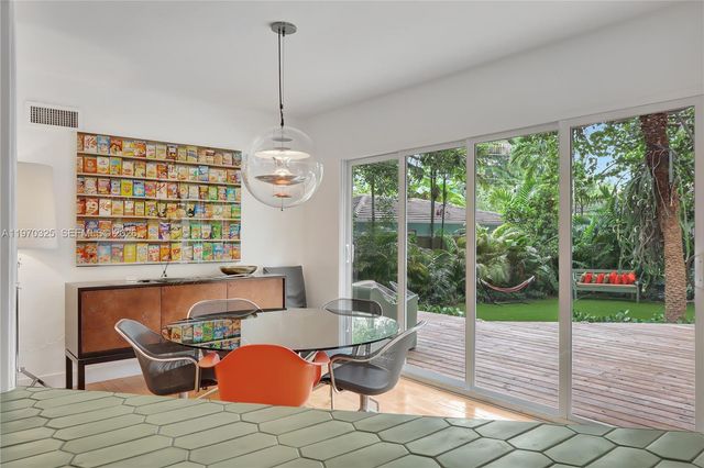 842 NW 9th Court, Miami, FL 33136