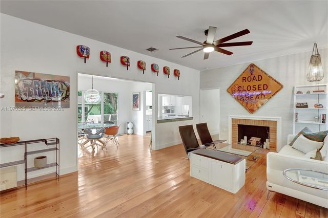 842 NW 9th Court, Miami, FL 33136