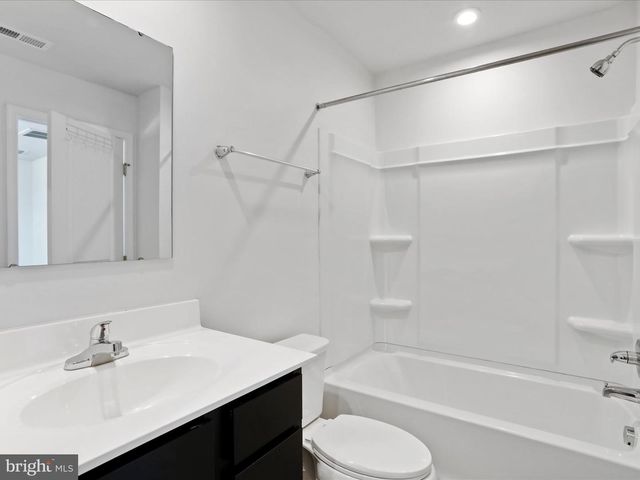 207 RHEA DR, Martinsburg, WV 25403