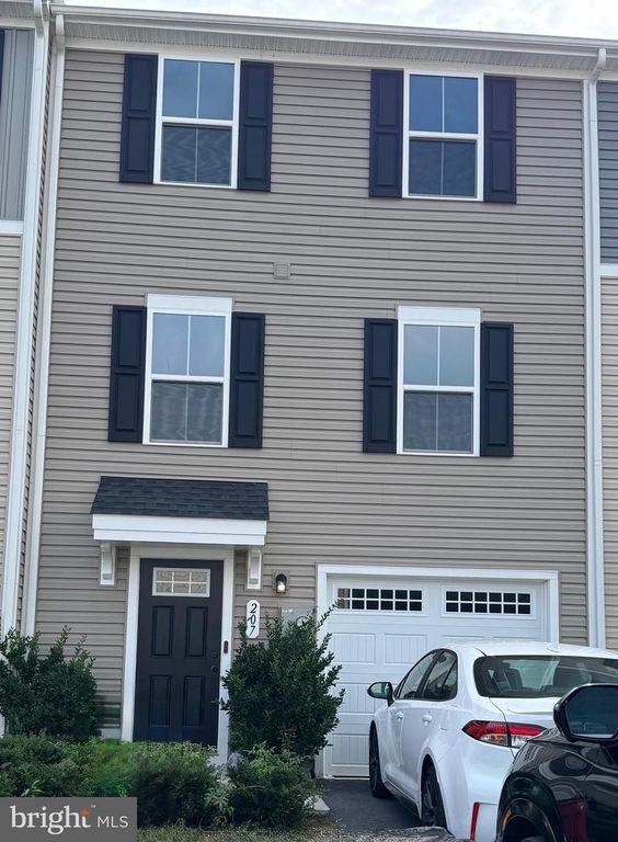 207 RHEA DR, Martinsburg, WV 25403