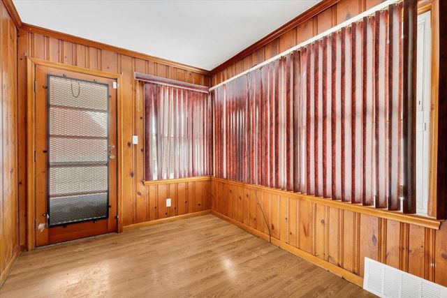 21023 Caledonia Avenue, Hazel Park, MI 48030