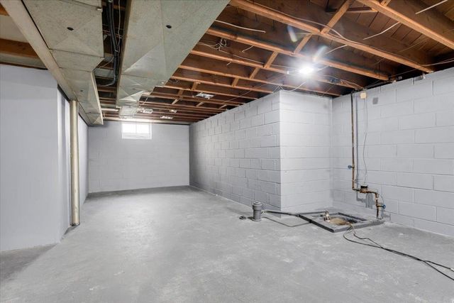 21023 Caledonia Avenue, Hazel Park, MI 48030