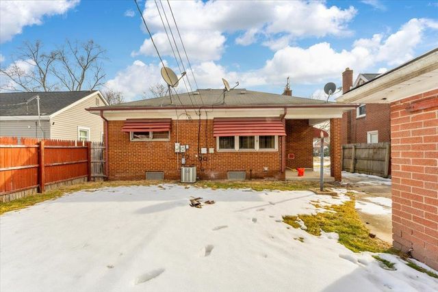 21023 Caledonia Avenue, Hazel Park, MI 48030