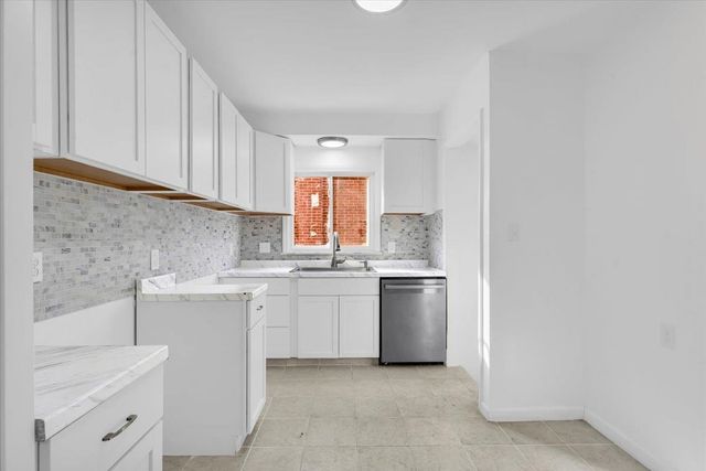 21023 Caledonia Avenue, Hazel Park, MI 48030