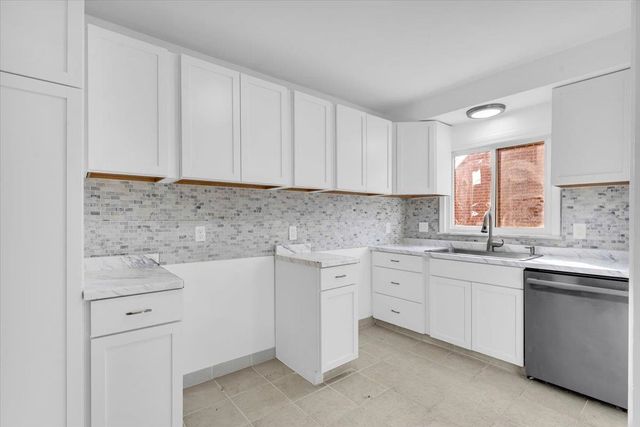 21023 Caledonia Avenue, Hazel Park, MI 48030