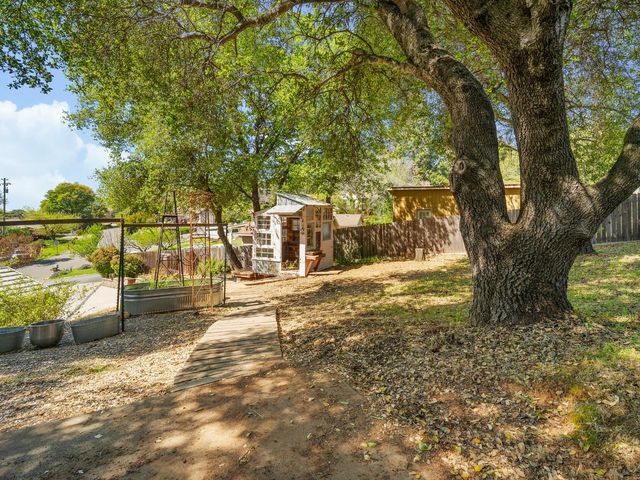 2401 Roxana St, Placerville, CA 95667