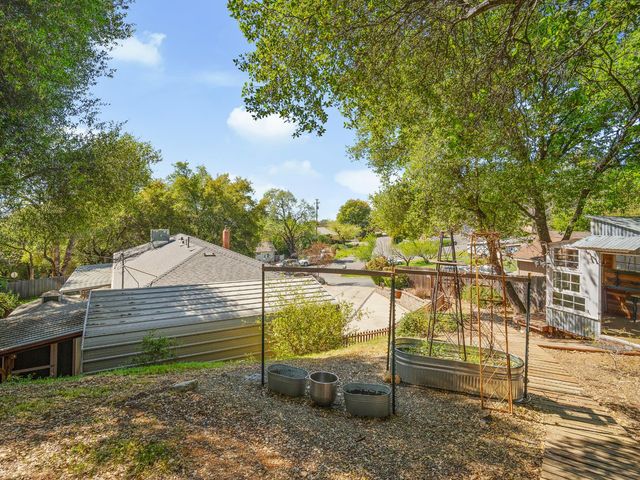 2401 Roxana St, Placerville, CA 95667