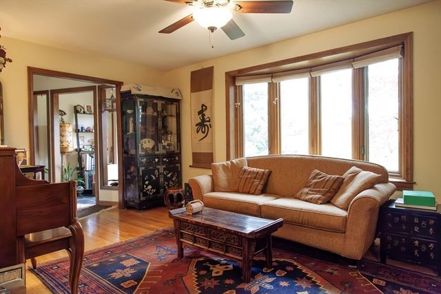 305 Strong St, Amherst, MA 01002