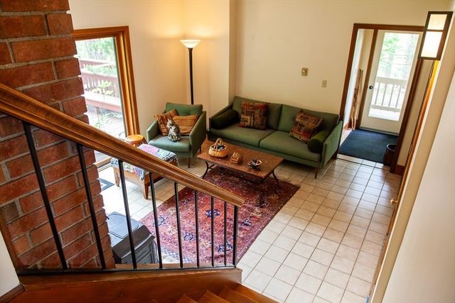 305 Strong St, Amherst, MA 01002