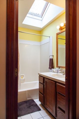305 Strong St, Amherst, MA 01002