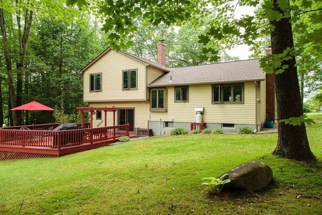 305 Strong St, Amherst, MA 01002