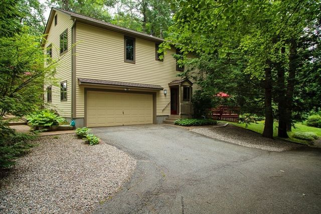 305 Strong St, Amherst, MA 01002