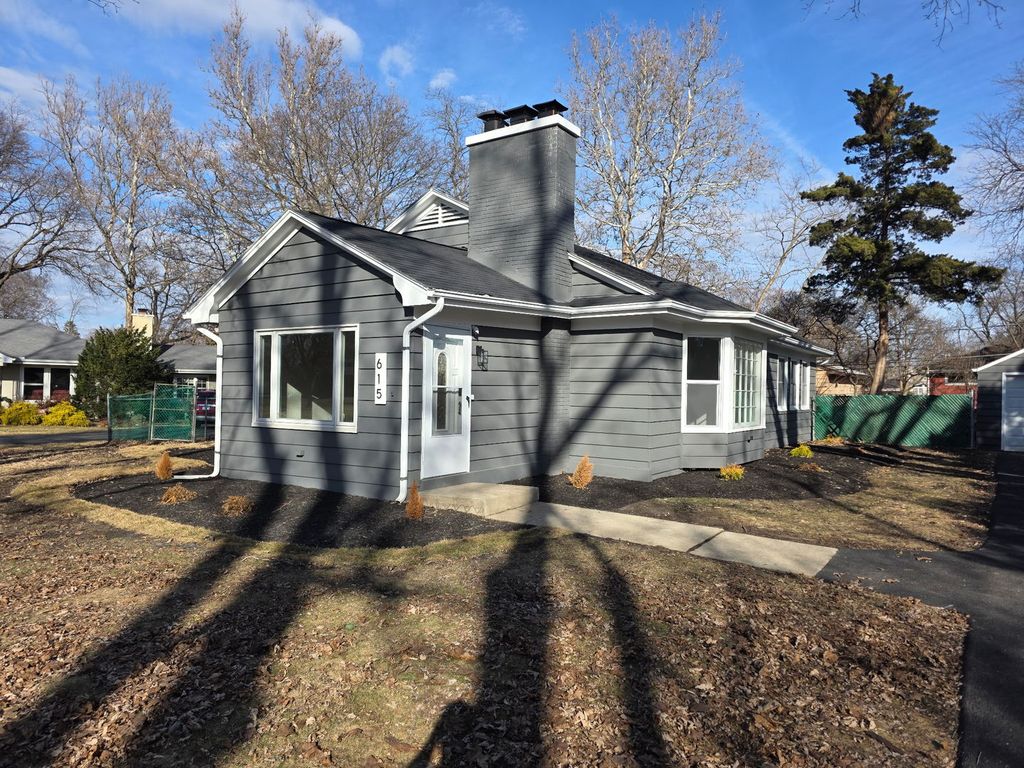 615 Polo Drive, Wheaton, IL 60187