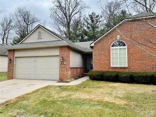 2618 Woodcliff Trail, Hartland Township, MI 48353