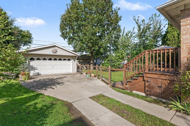 2342 S 3rd Avenue, North Riverside, IL 60546