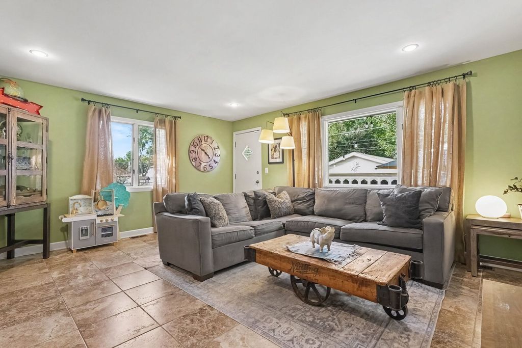 2342 S 3rd Avenue, North Riverside, IL 60546 — photo 2