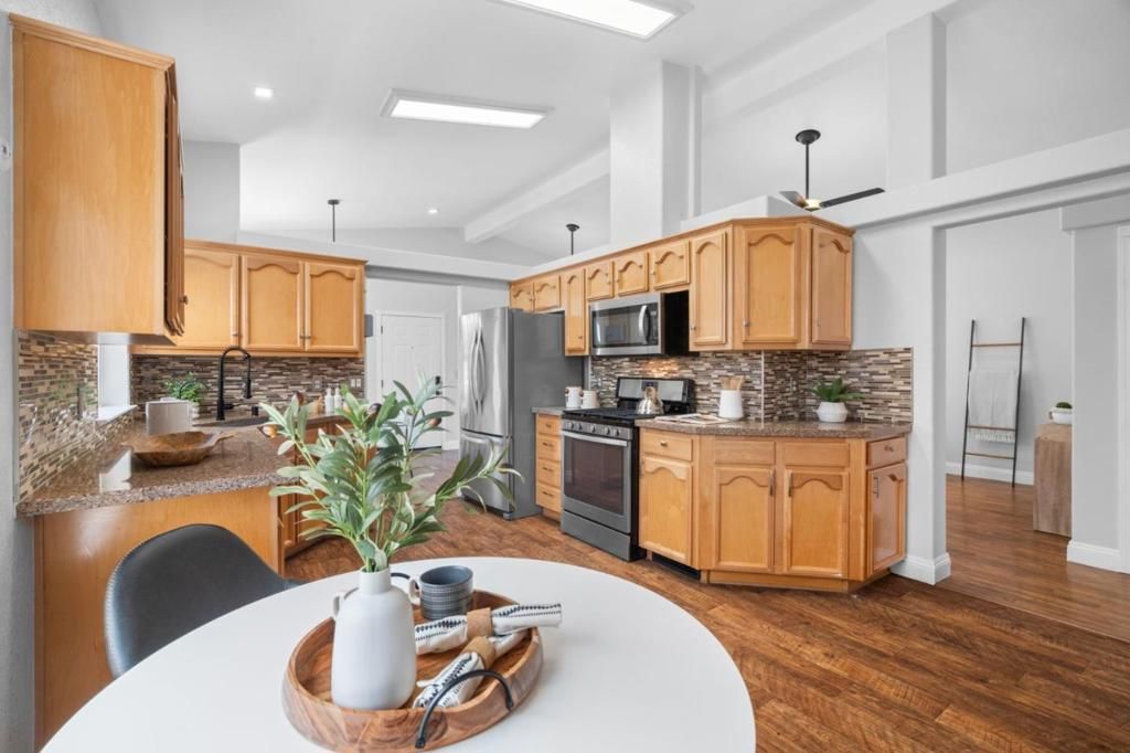 Image 10 of property listing at 458 Laswell Avenue, San Jose, CA 95128