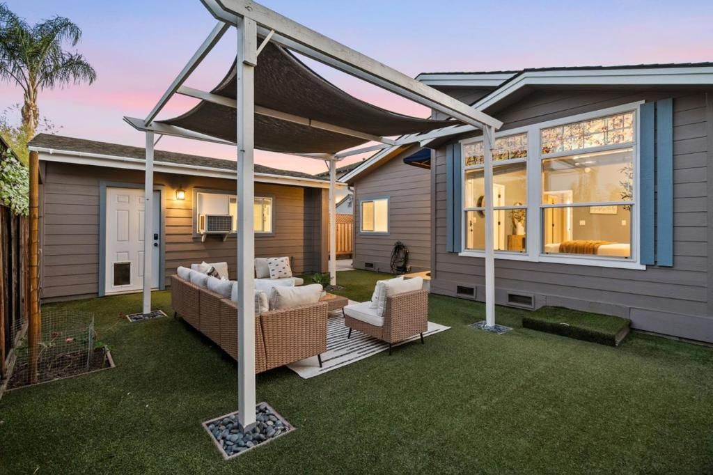 Image 20 of property listing at 458 Laswell Avenue, San Jose, CA 95128