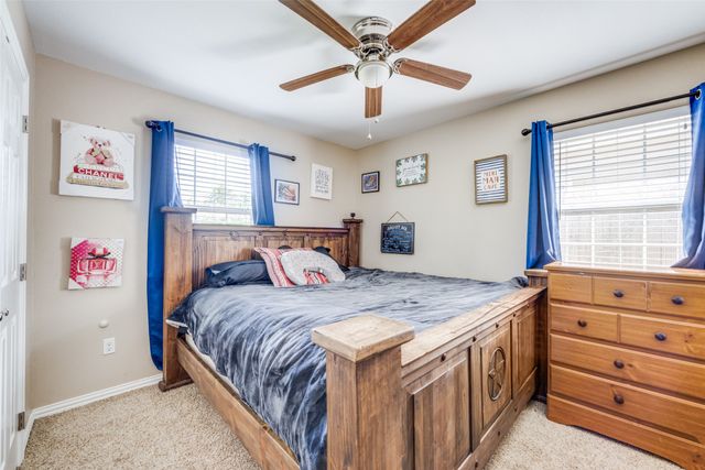 318 E Chestnut Street, Denison, TX 75021