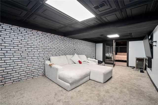 115 Rene Dr, Ross Twp, PA 15116