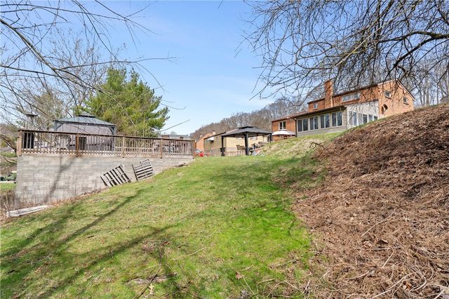 115 Rene Dr, Ross Twp, PA 15116