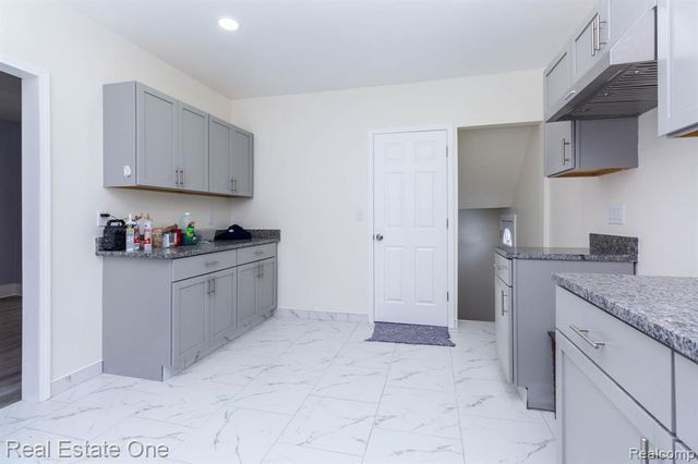 8704 Smart Street, Detroit, MI 48210