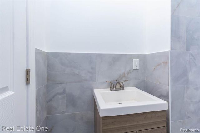 8704 Smart Street, Detroit, MI 48210