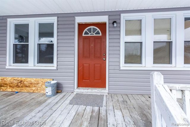 8704 Smart Street, Detroit, MI 48210