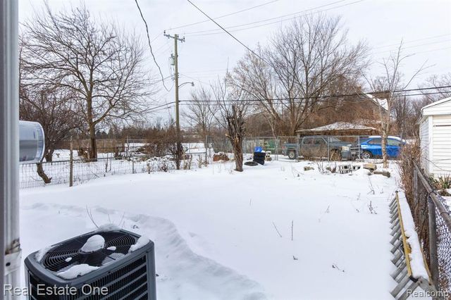 8704 Smart Street, Detroit, MI 48210