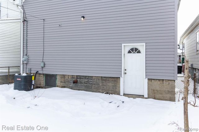 8704 Smart Street, Detroit, MI 48210