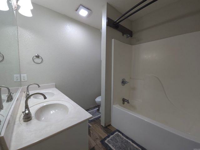 76 Lakeland Dr, Cabot, AR 72023