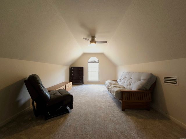 76 Lakeland Dr, Cabot, AR 72023