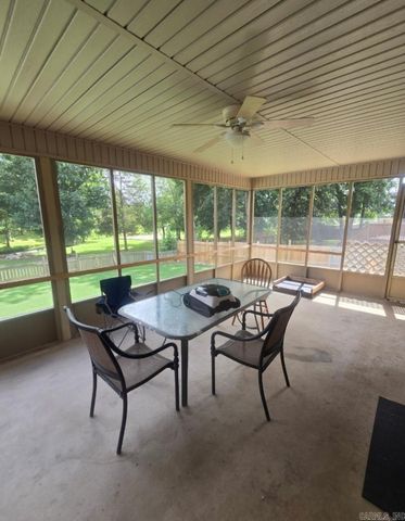 76 Lakeland Dr, Cabot, AR 72023