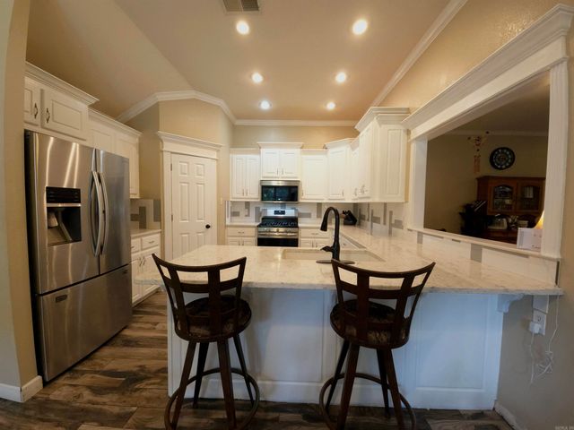 76 Lakeland Dr, Cabot, AR 72023