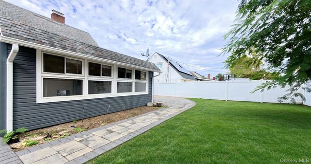 59 March Lane, Westbury, NY 11590