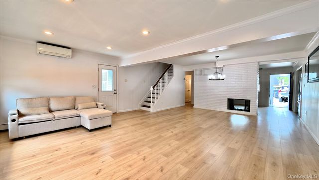 59 March Lane, Westbury, NY 11590