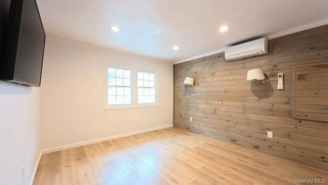 59 March Lane, Westbury, NY 11590