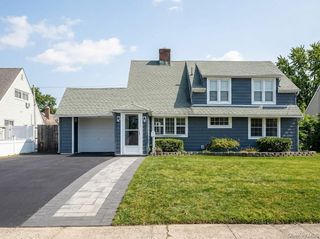59 March Lane, Westbury, NY 11590