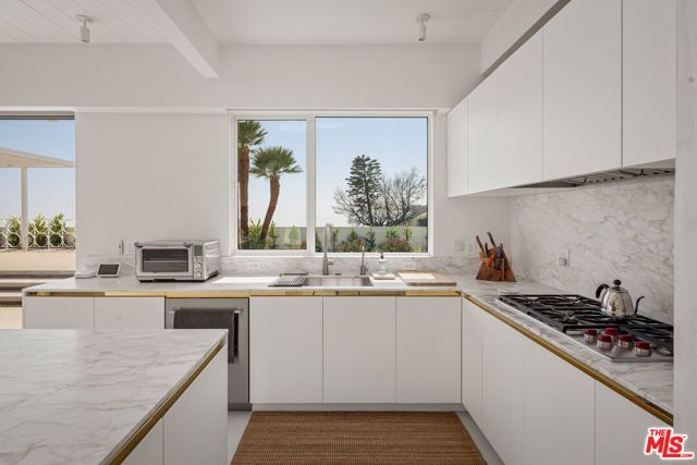 1227 Tellem Drive, Pacific Palisades (los Angeles), CA 90272